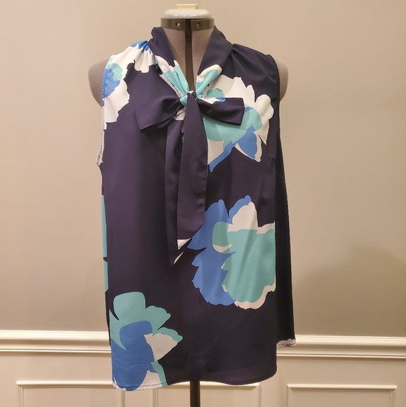 A New Day Blue Floral Tank Top - Picture 1 of 4